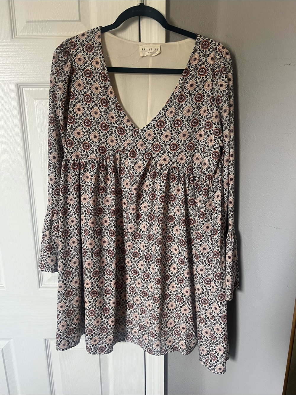 Printed V-Neck Long Sleeve Women’s Dress - Neutral Floral
